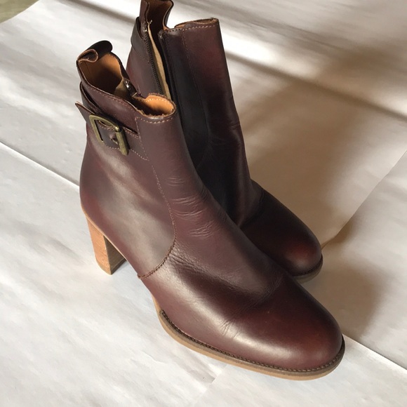 Bass Ankle Boot - Picture 1 of 3
